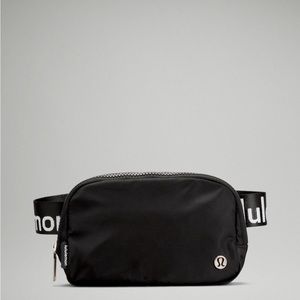 NWT lululemon everywhere belt bag 1L